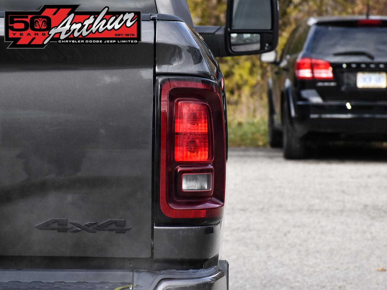 2025 RAM 2500 BIG HORN CREW CAB NIGHT EDITION 4X4 Photo4