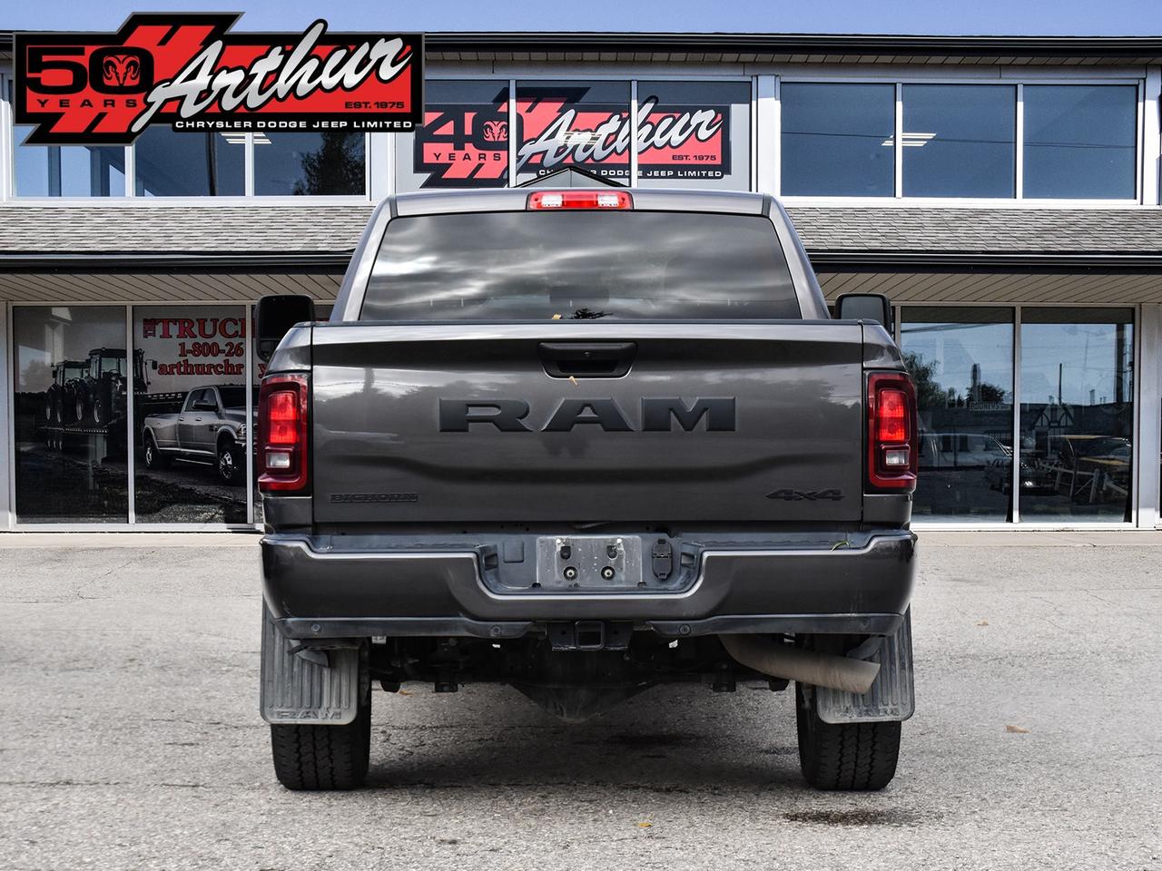 2025 RAM 2500 BIG HORN CREW CAB NIGHT EDITION 4X4 Photo3