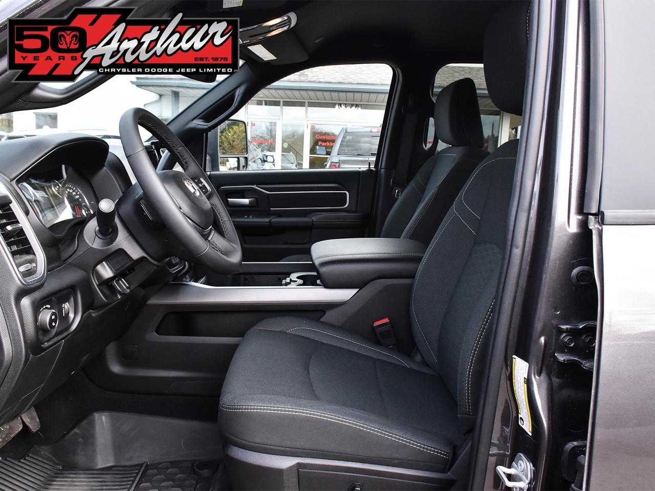 2025 RAM 2500 BIG HORN CREW CAB NIGHT EDITION 4X4 Photo