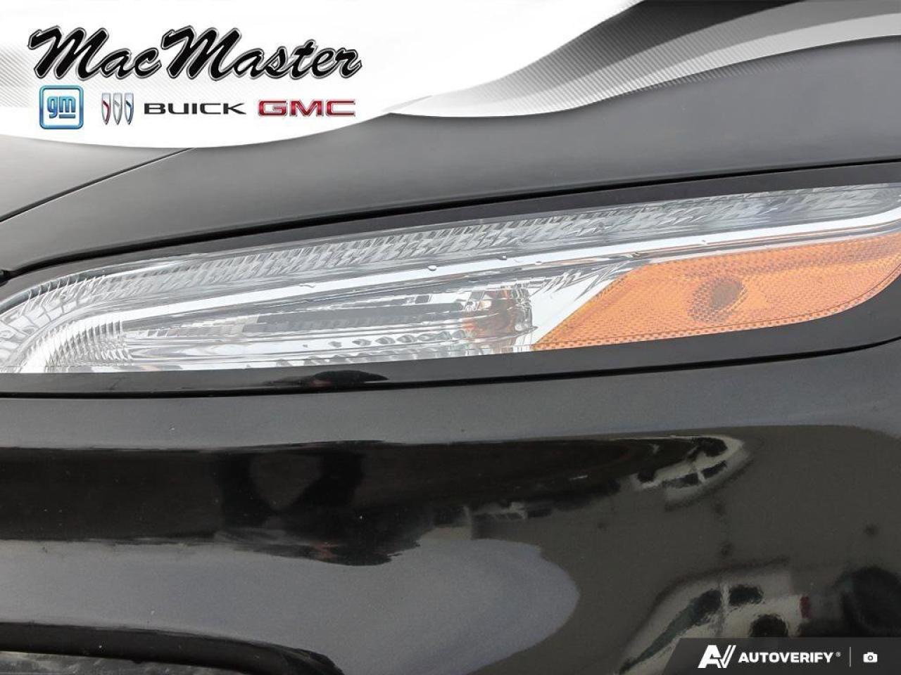 2016 Jeep Cherokee LatitudeLATITUDE NORTH, 4X4, 3.2L V6, CLOTH, 1-OWN Photo