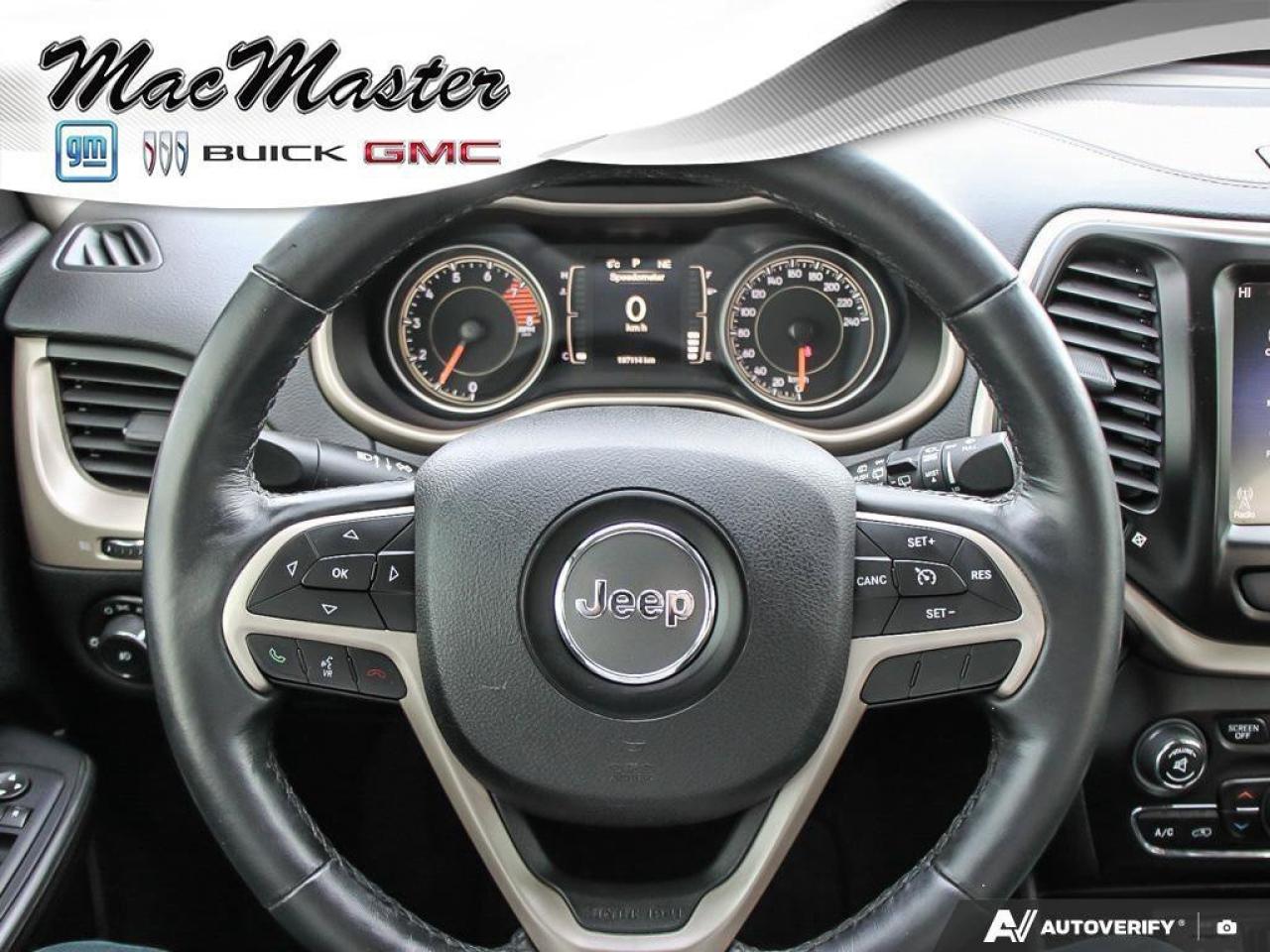 2016 Jeep Cherokee LatitudeLATITUDE NORTH, 4X4, 3.2L V6, CLOTH, 1-OWN Photo