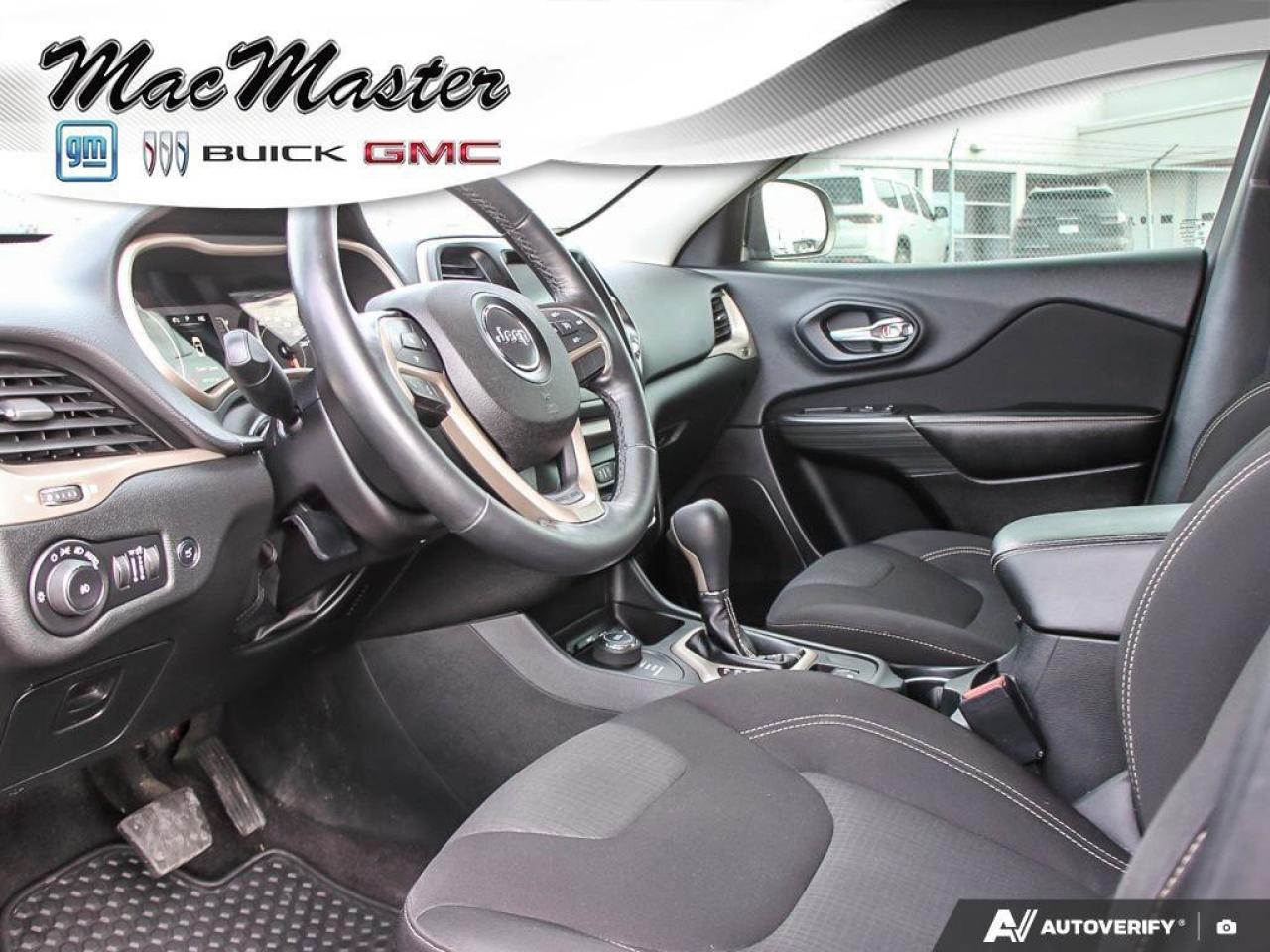 2016 Jeep Cherokee LatitudeLATITUDE NORTH, 4X4, 3.2L V6, CLOTH, 1-OWN Photo