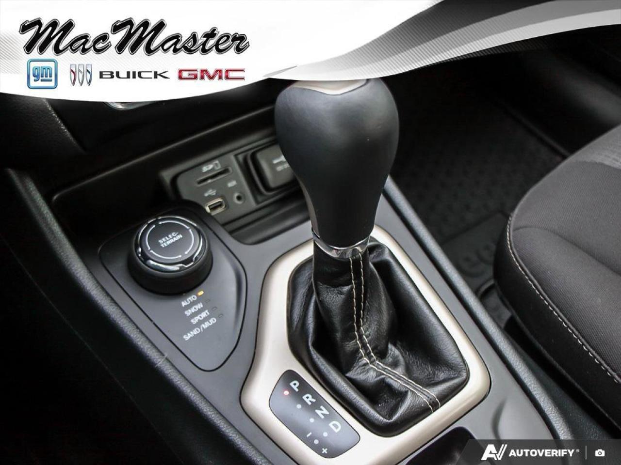 2016 Jeep Cherokee LatitudeLATITUDE NORTH, 4X4, 3.2L V6, CLOTH, 1-OWN Photo