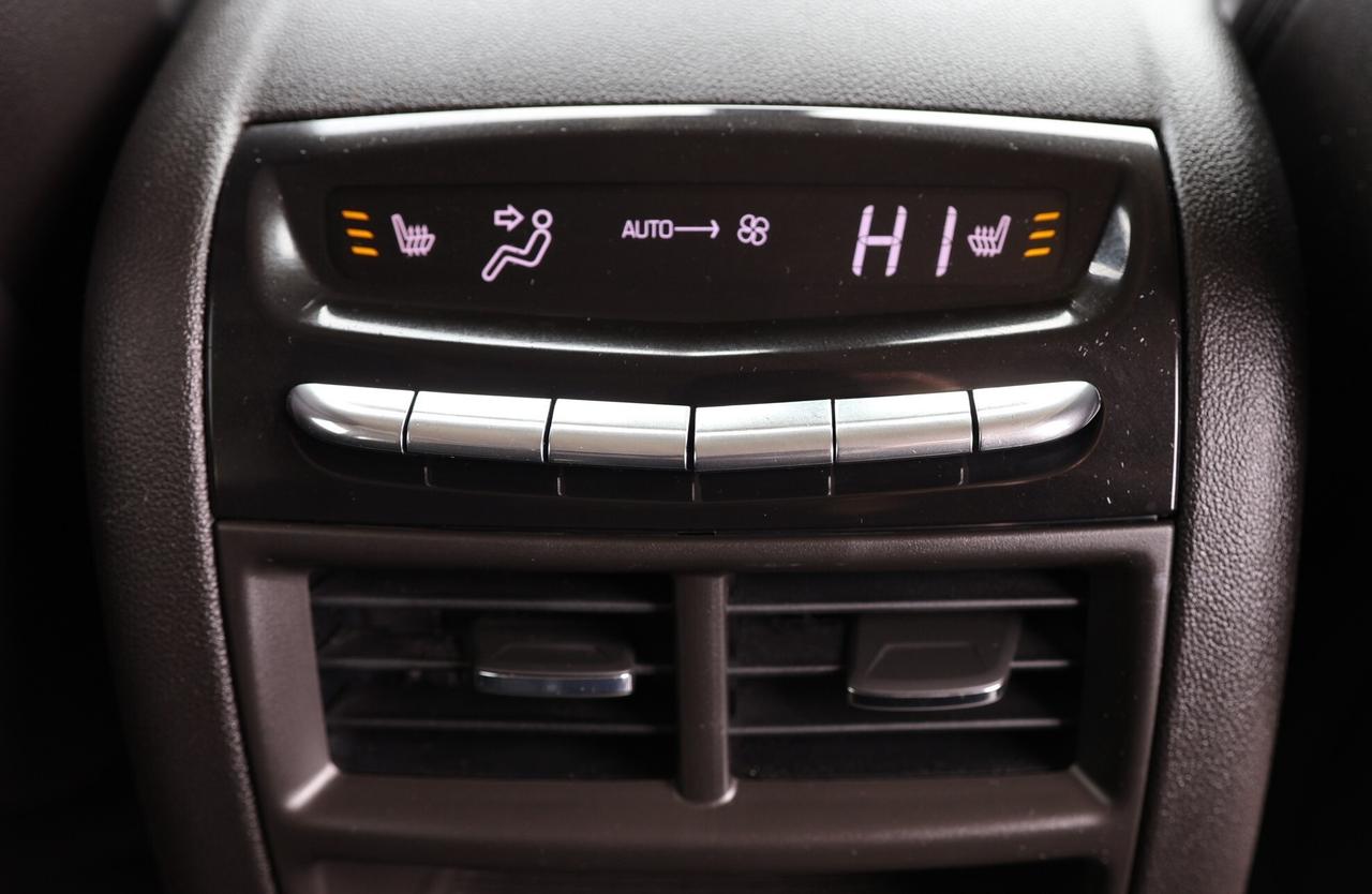 2018 Cadillac XT5 PREMIUM-LUXURY-AWD/NAV/PANOROOF/ADAPT CRUISE/H&C S Photo