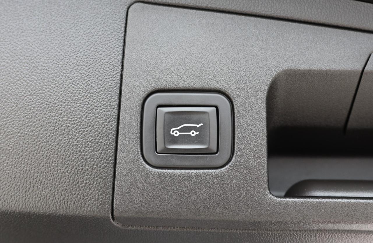 2018 Cadillac XT5 PREMIUM-LUXURY-AWD/NAV/PANOROOF/ADAPT CRUISE/H&C S Photo