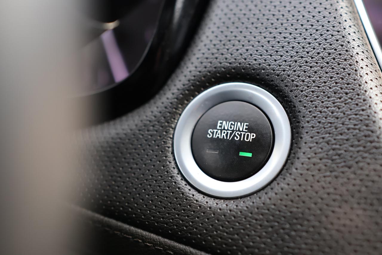 2018 Cadillac XT5 PREMIUM-LUXURY-AWD/NAV/PANOROOF/ADAPT CRUISE/H&C S Photo