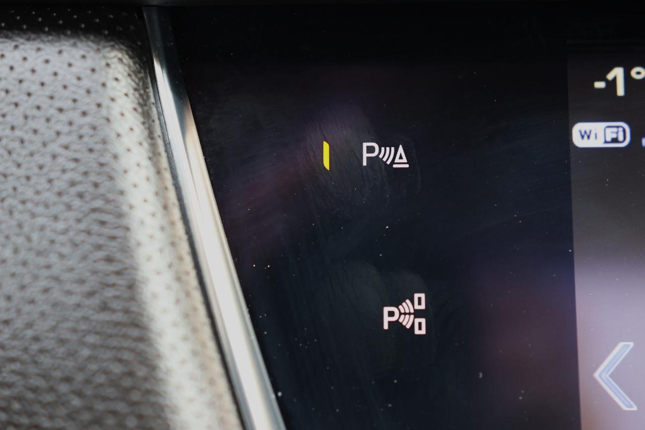 2018 Cadillac XT5 PREMIUM-LUXURY-AWD/NAV/PANOROOF/ADAPT CRUISE/H&C S Photo