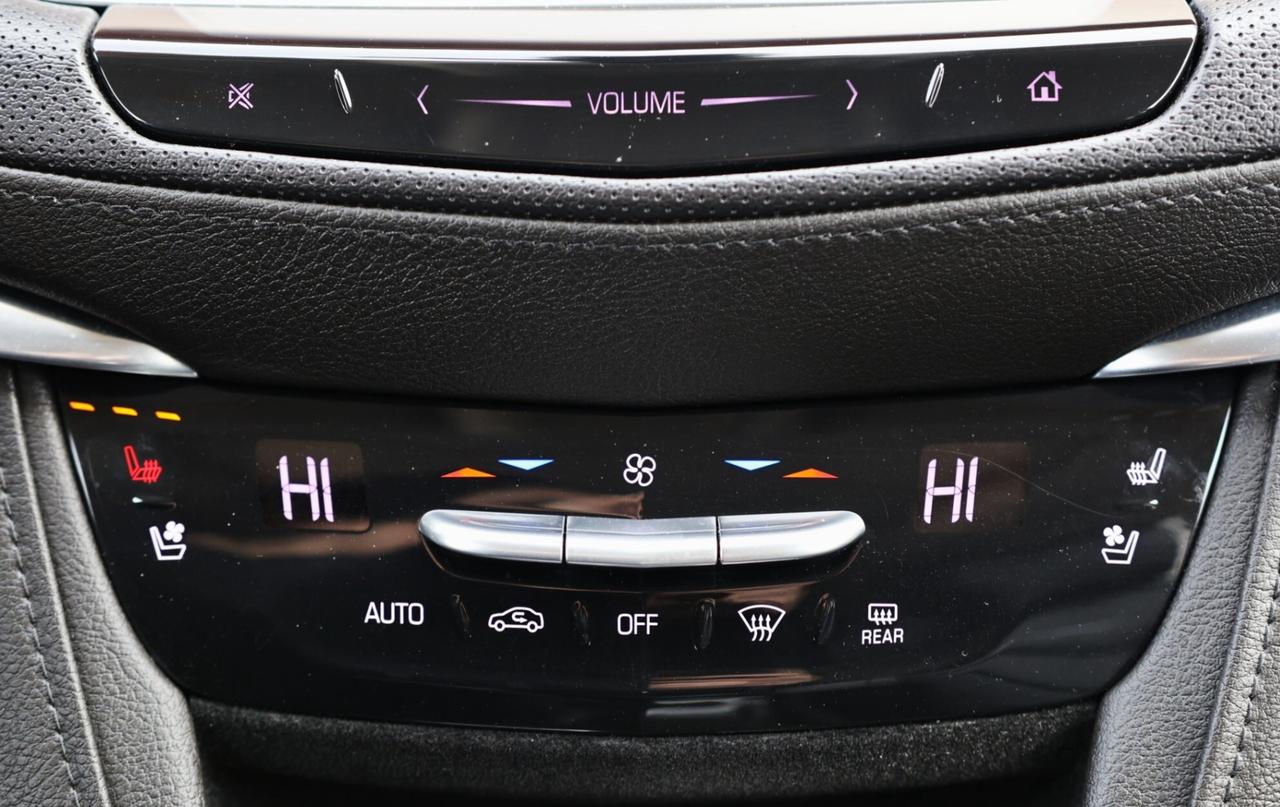 2018 Cadillac XT5 PREMIUM-LUXURY-AWD/NAV/PANOROOF/ADAPT CRUISE/H&C S Photo