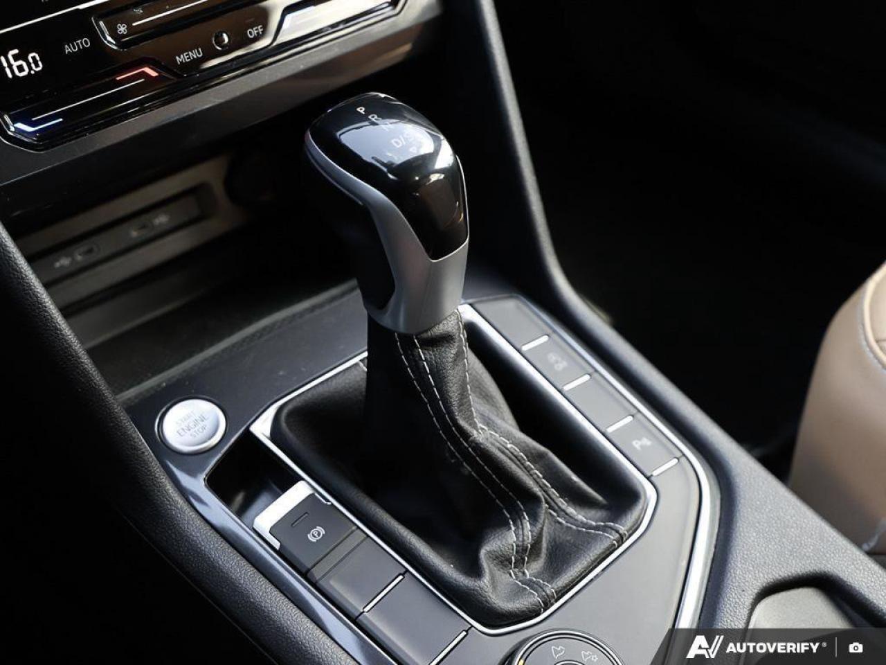 2023 Volkswagen Tiguan Comfortline R-Line Black EditionONE-OWNER, ACCIDEN Photo