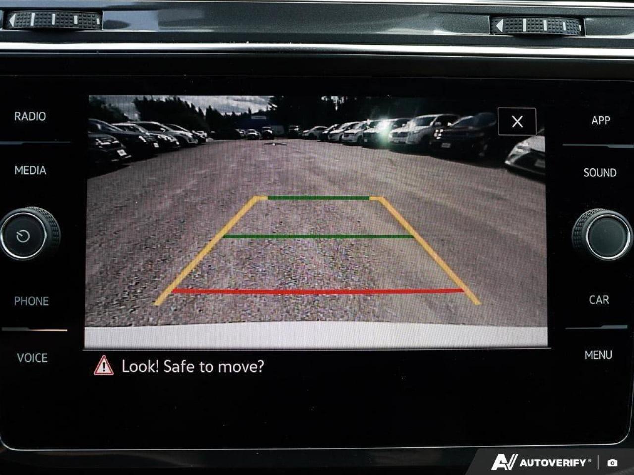 2023 Volkswagen Tiguan Comfortline R-Line Black EditionONE-OWNER, ACCIDEN Photo