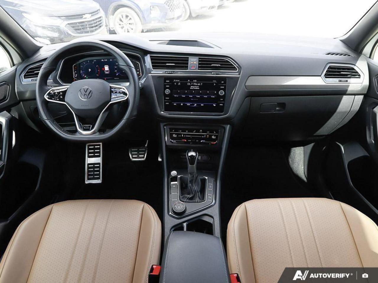 2023 Volkswagen Tiguan Comfortline R-Line Black EditionONE-OWNER, ACCIDEN Photo