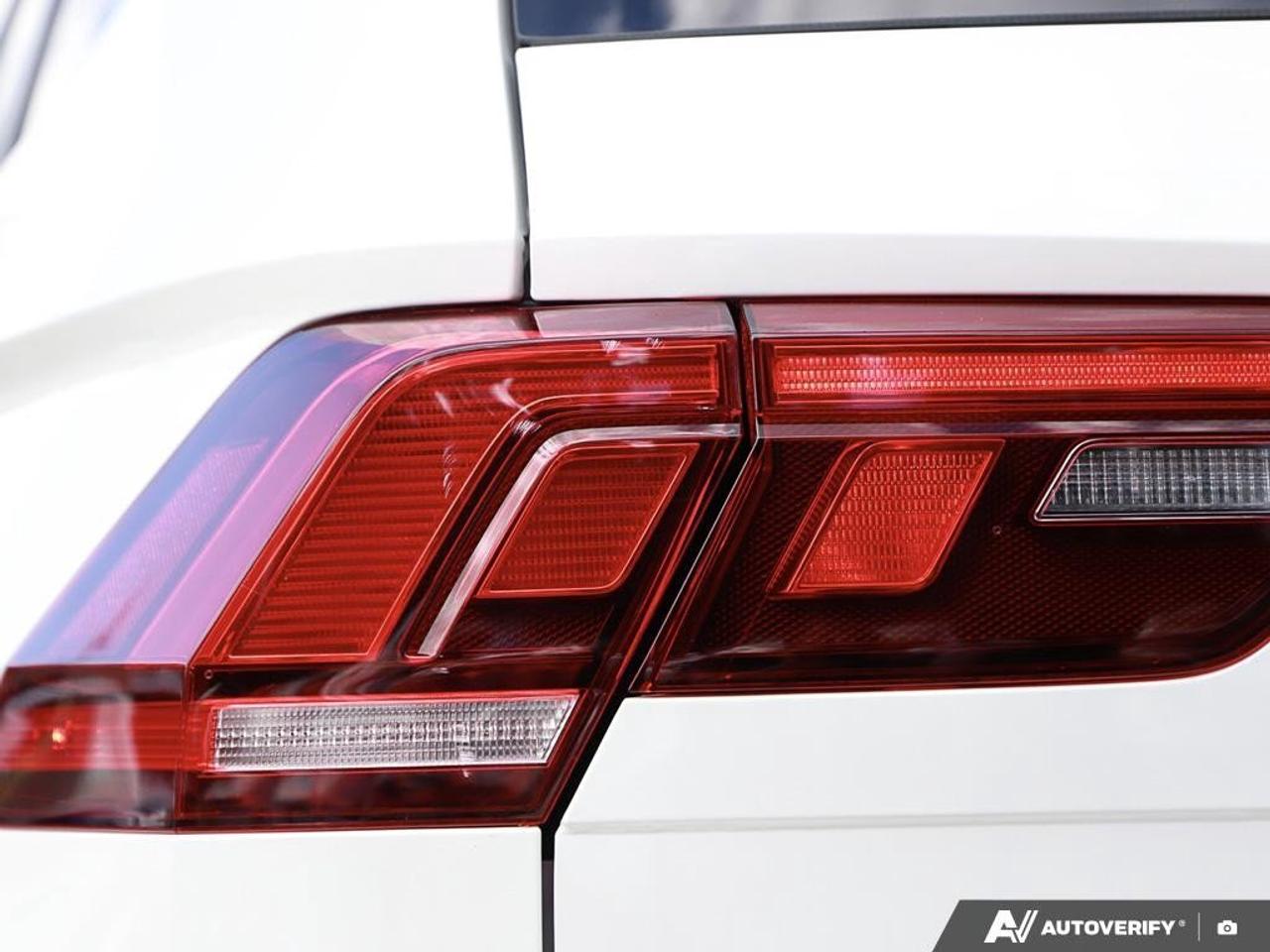 2023 Volkswagen Tiguan Comfortline R-Line Black EditionONE-OWNER, ACCIDEN Photo