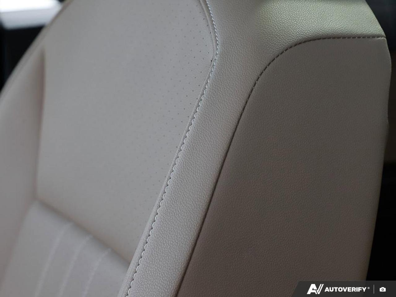 2023 Volkswagen Tiguan Comfortline R-Line Black EditionONE-OWNER, ACCIDEN Photo