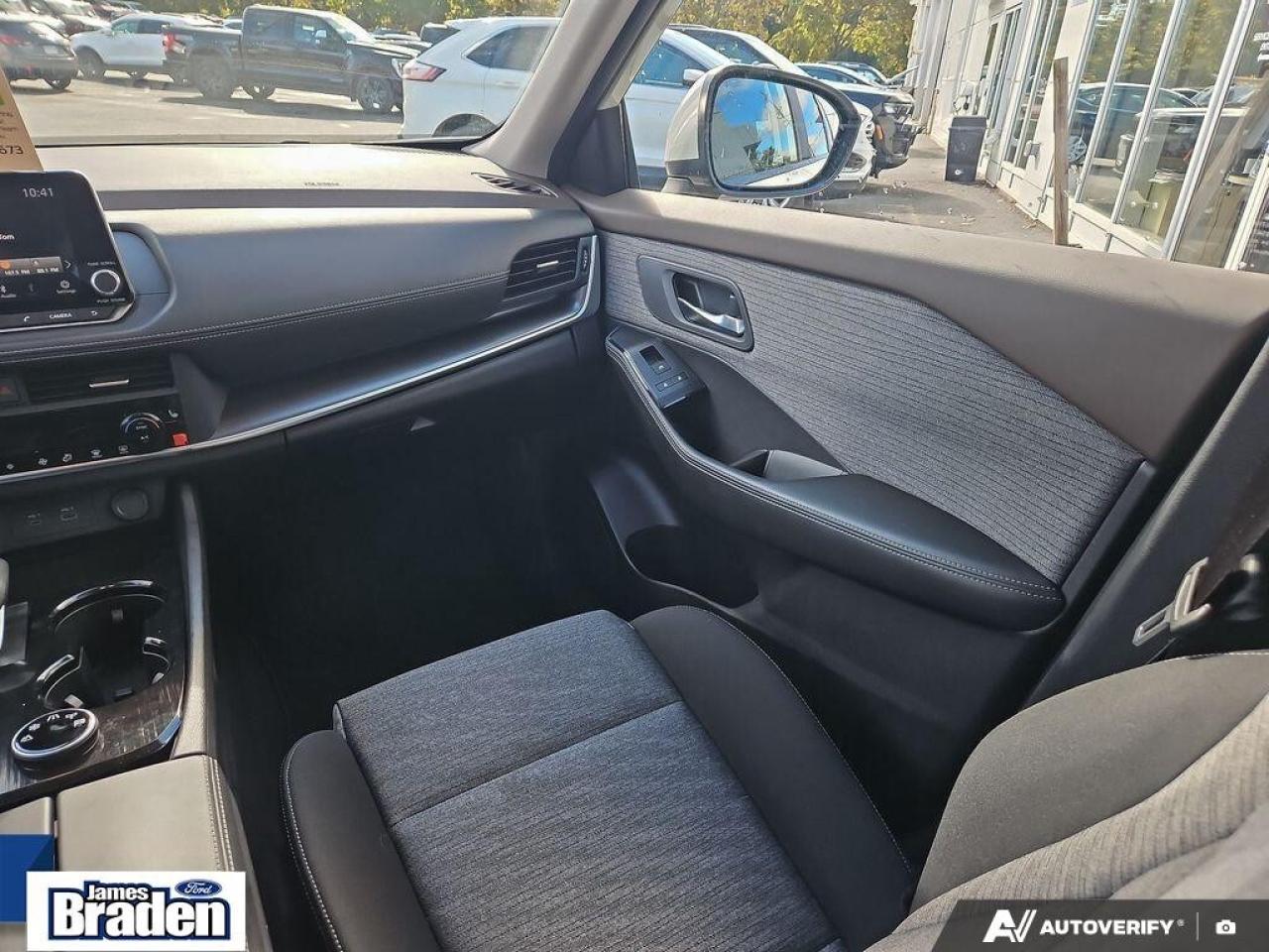 2023 Nissan Rogue SV   AWD   NAV   SUNROOF Photo