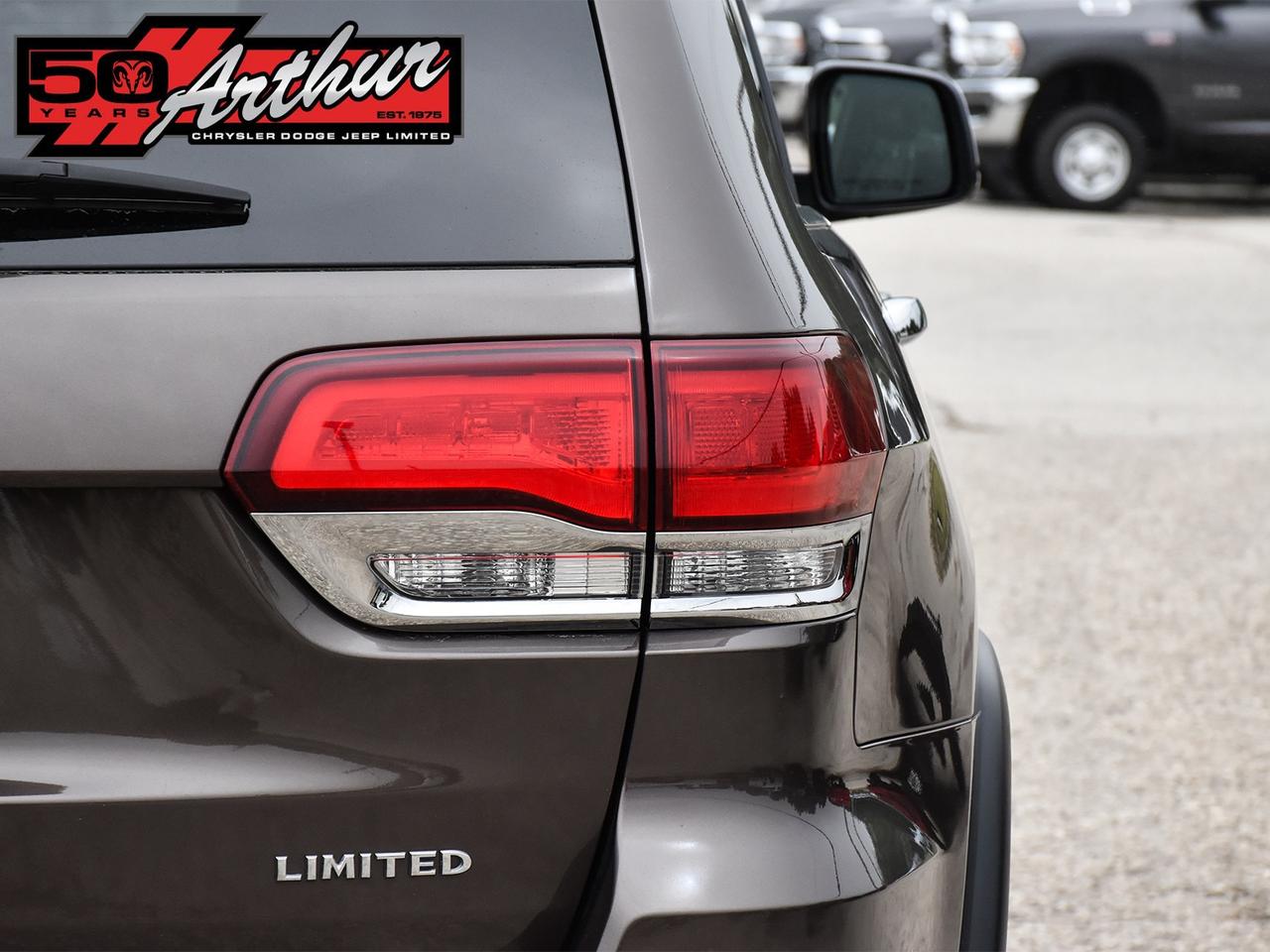 2021 Jeep Grand Cherokee LIMITED 4X4 Photo