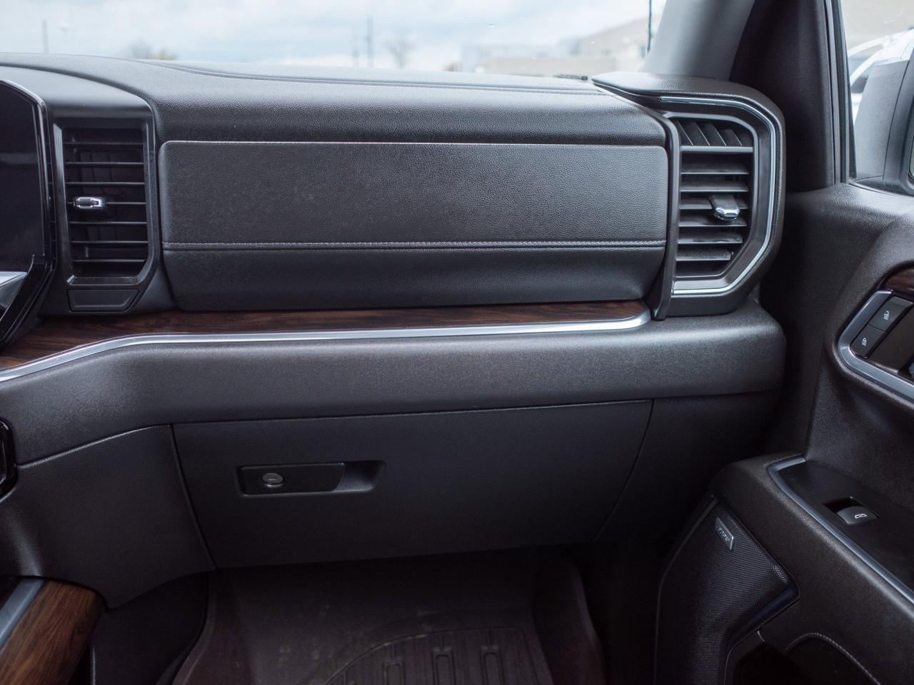 2024 GMC Sierra 1500 SLT -  6.2L V8 Engine Photo