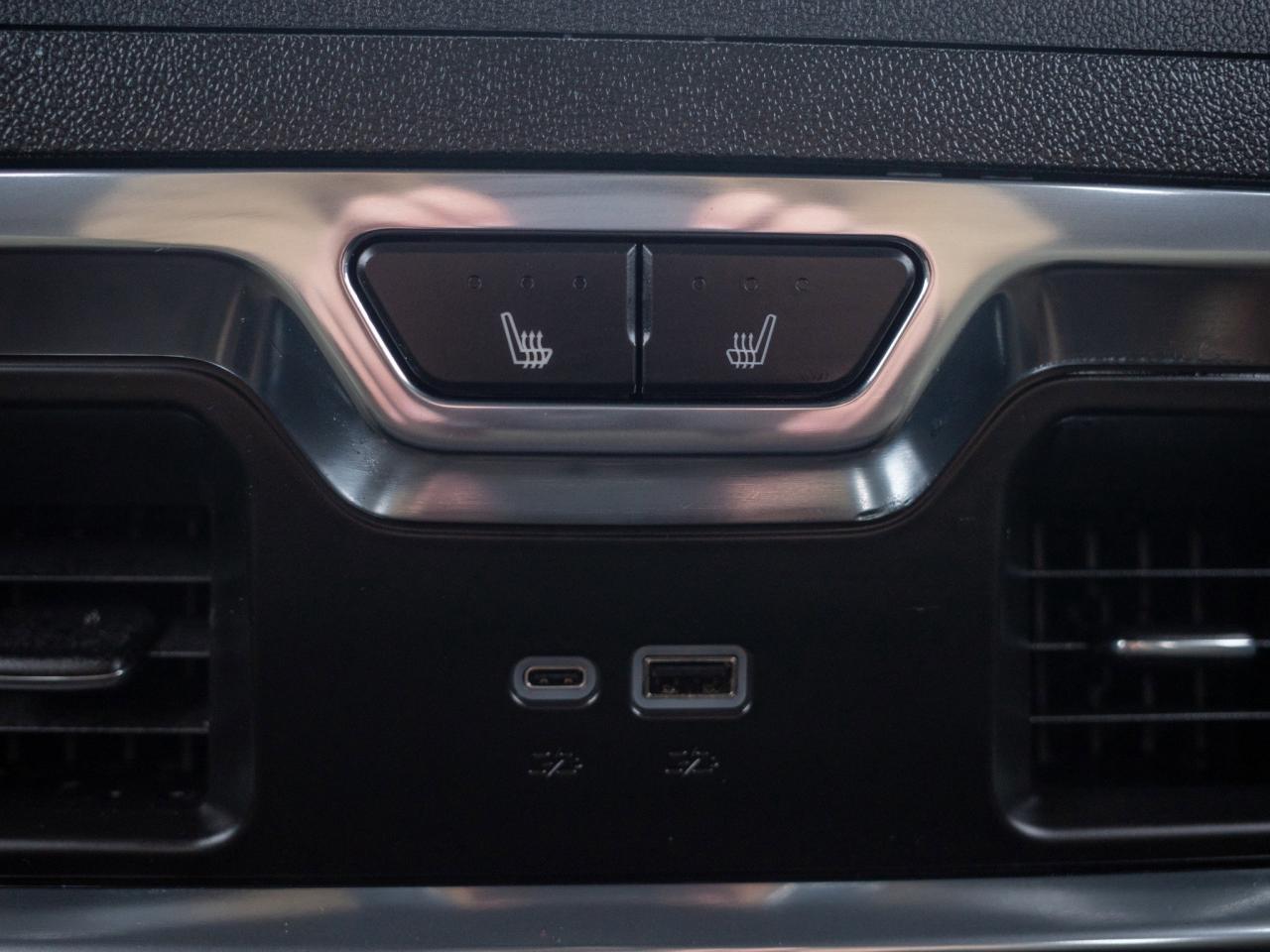 2024 GMC Sierra 1500 SLT -  6.2L V8 Engine   Heated Steering Wheel Photo