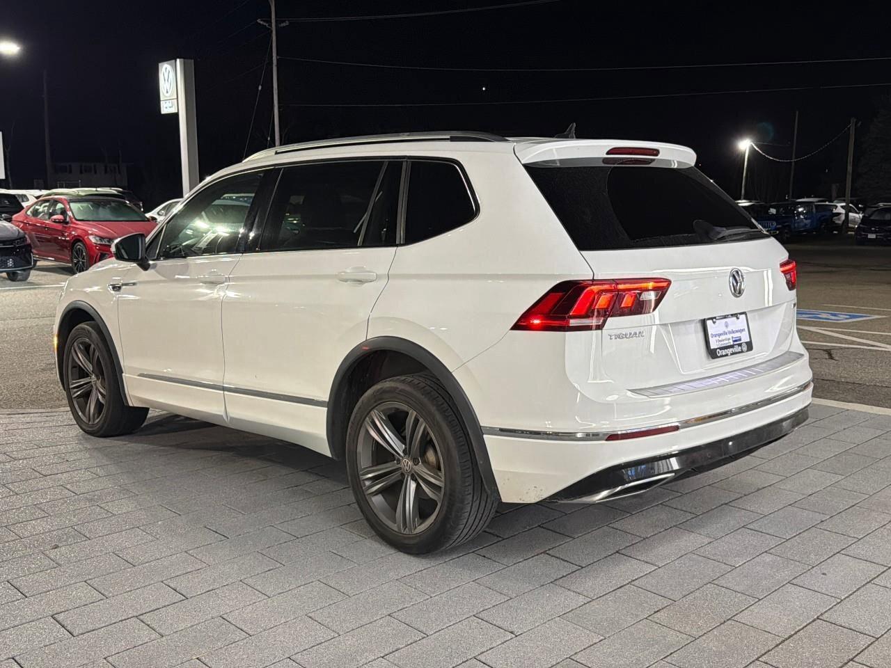 2019 Volkswagen Tiguan HighlineONE-OWNER, ACCIDENT-FREE, THIRD ROW, SUNRO Photo3