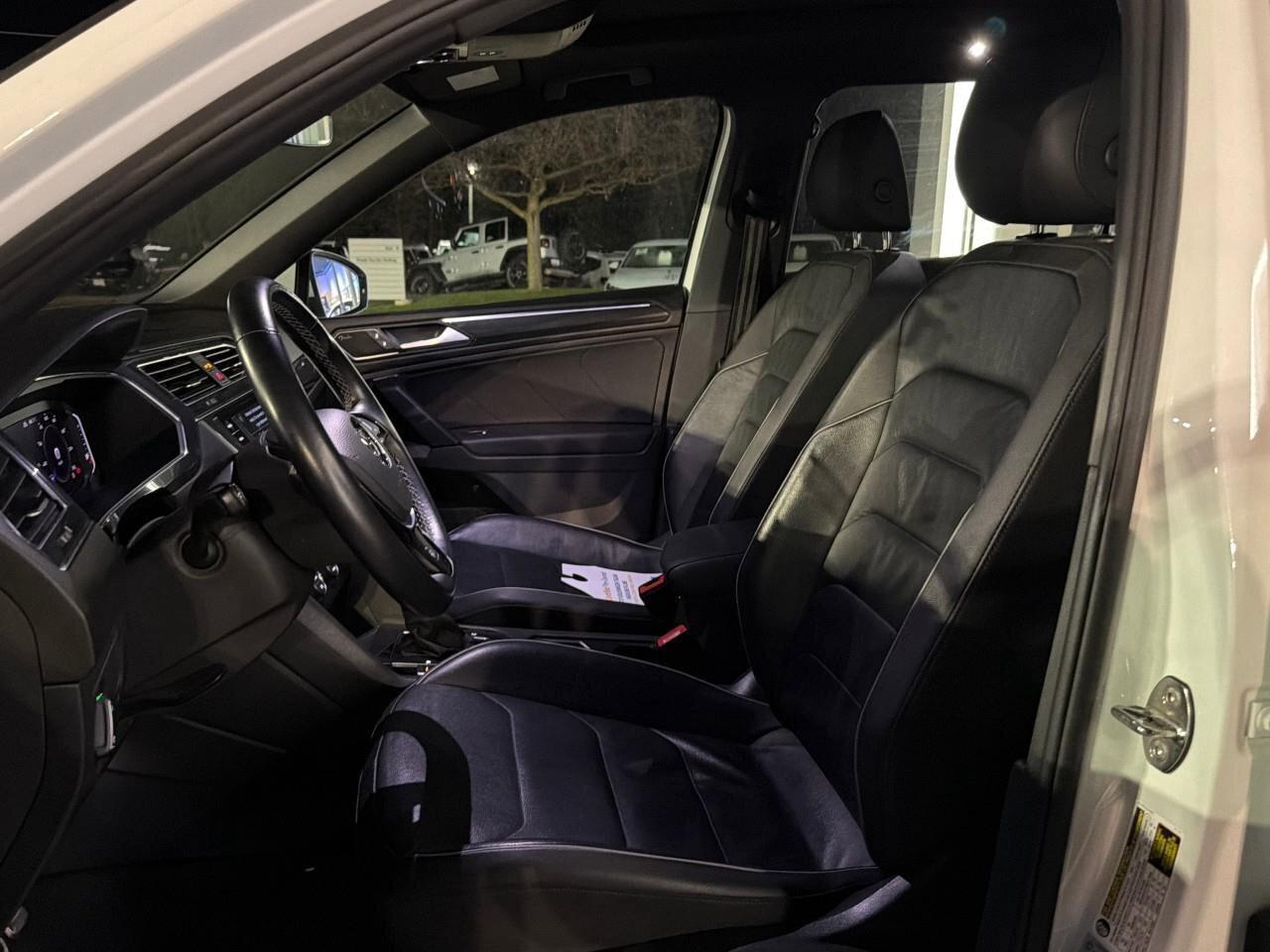 2019 Volkswagen Tiguan HighlineONE-OWNER, ACCIDENT-FREE, THIRD ROW, SUNRO Photo