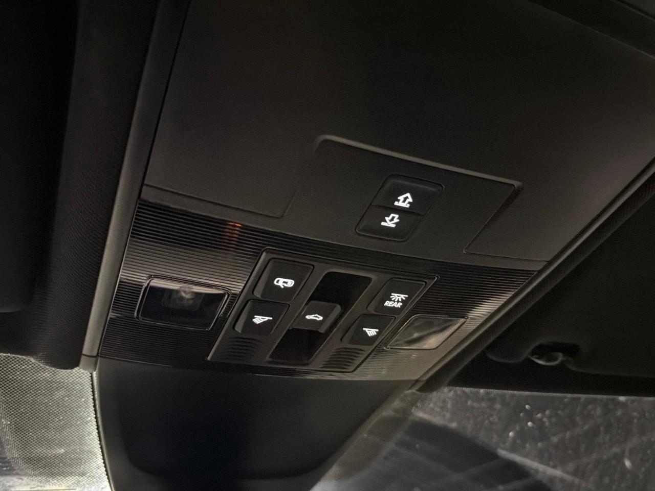 2019 Volkswagen Tiguan HighlineONE-OWNER, ACCIDENT-FREE, THIRD ROW, SUNRO Photo