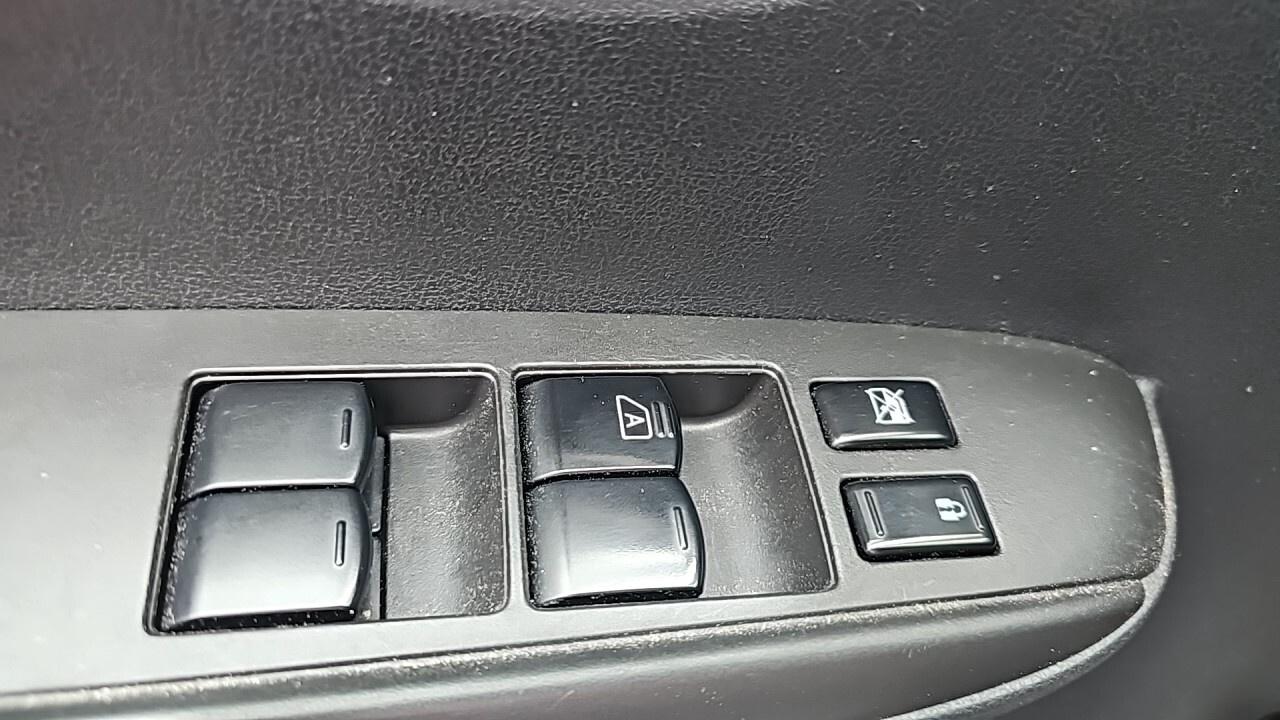 2018 Nissan Versa Note 4dr Hatchback Auto/Heated Seats/Rear View Camera/B Photo