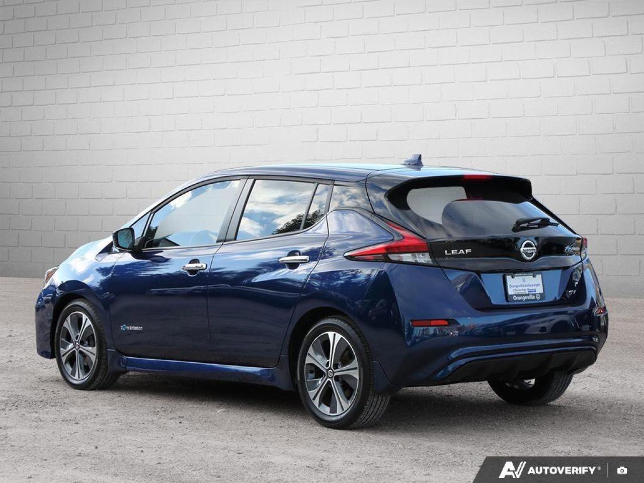 2018 Nissan Leaf SVELECTRIC, CARPLAY, BACKUP CAM, TWO SETS OF TIRES Photo