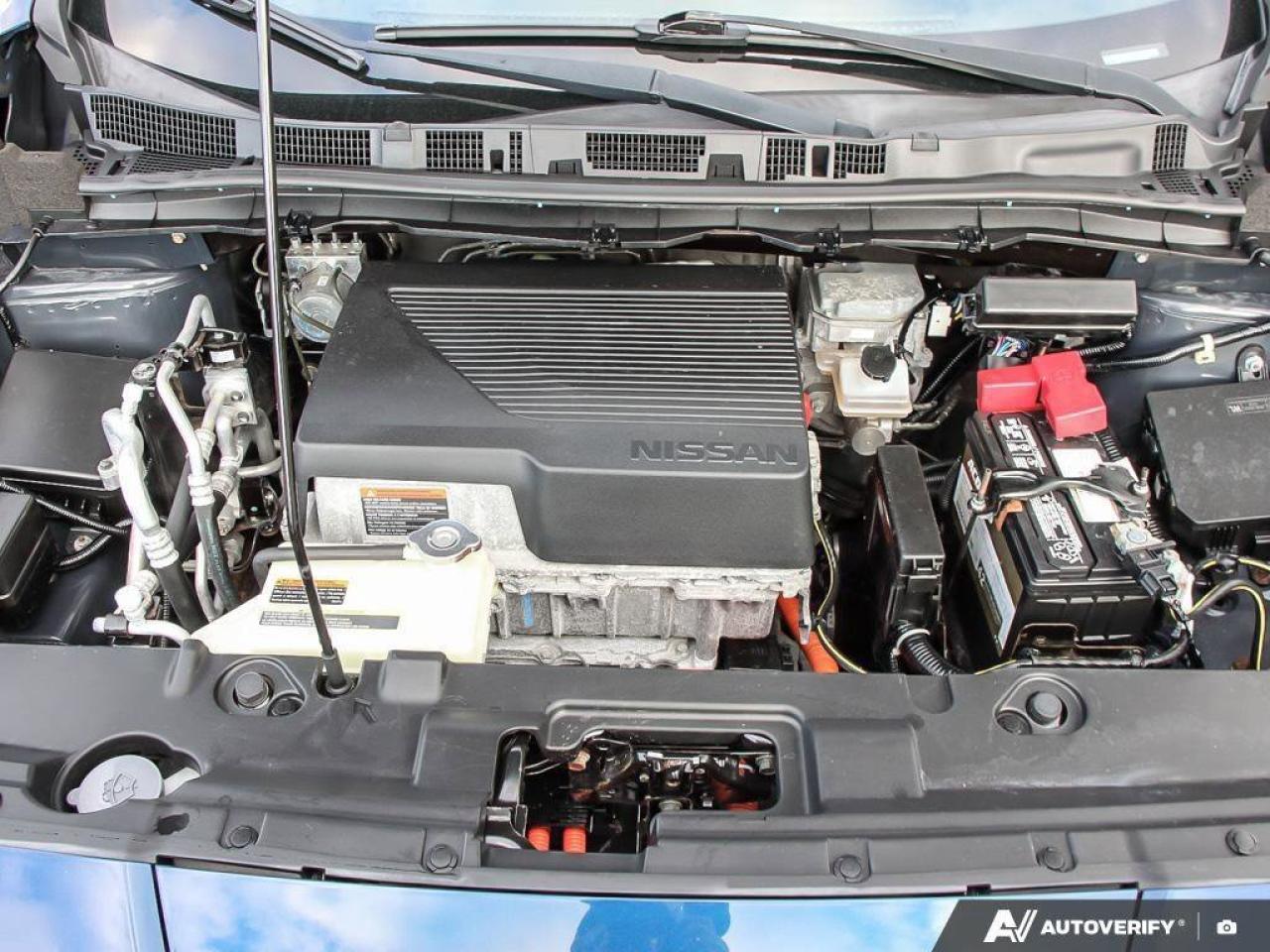 2018 Nissan Leaf SVELECTRIC, CARPLAY, BACKUP CAM, TWO SETS OF TIRES Photo