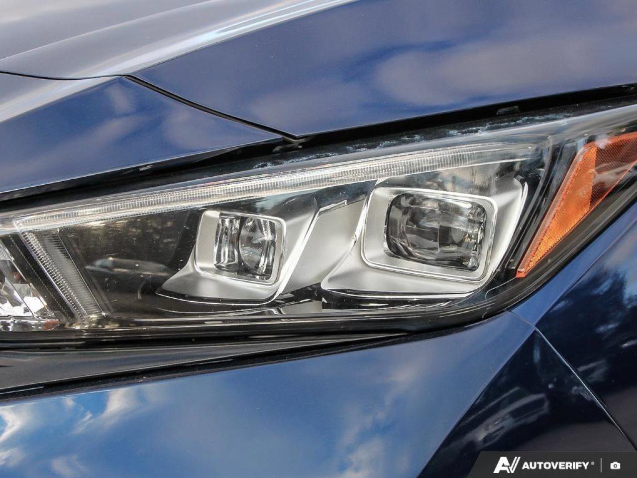 2018 Nissan Leaf SVELECTRIC, CARPLAY, BACKUP CAM, TWO SETS OF TIRES Photo