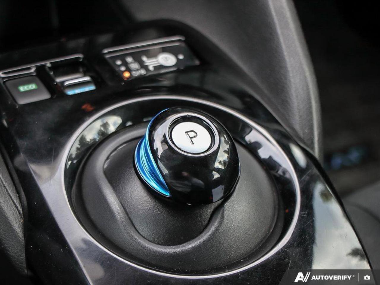 2018 Nissan Leaf SVELECTRIC, CARPLAY, BACKUP CAM, TWO SETS OF TIRES Photo