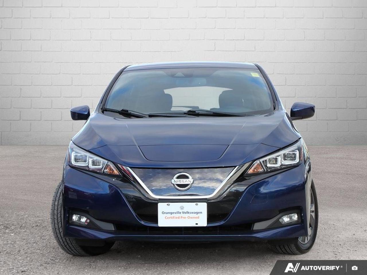 2018 Nissan Leaf Sv HatchELECTRIC, CARPLAY, BACKUP CAM, TWO SETS OF Photo