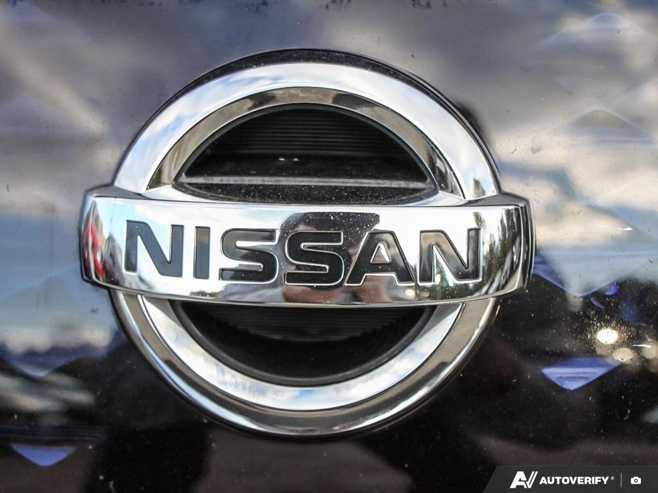 2018 Nissan Leaf Sv HatchELECTRIC, CARPLAY, BACKUP CAM, TWO SETS OF Photo