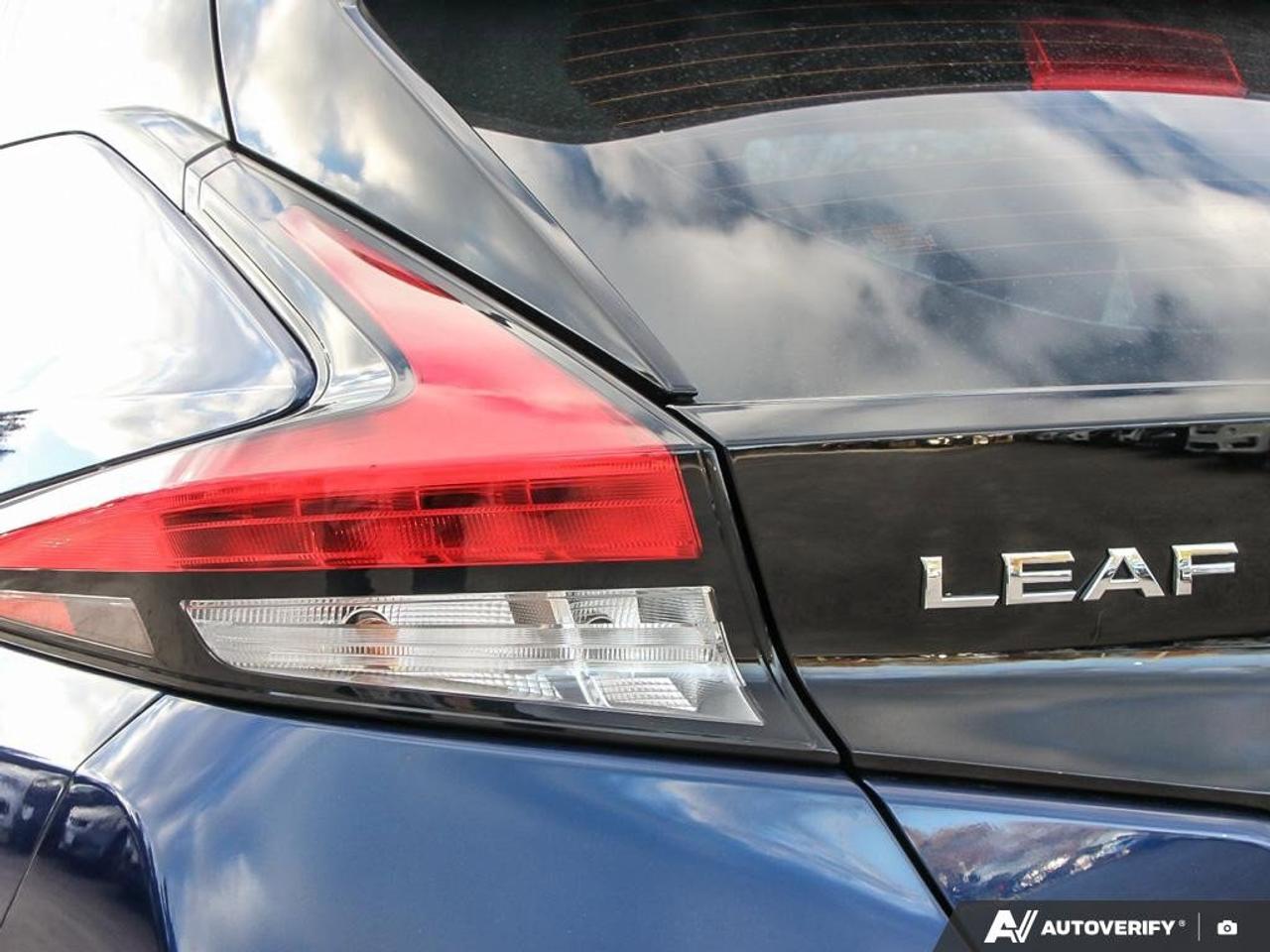 2018 Nissan Leaf Sv HatchELECTRIC, CARPLAY, BACKUP CAM, TWO SETS OF Photo