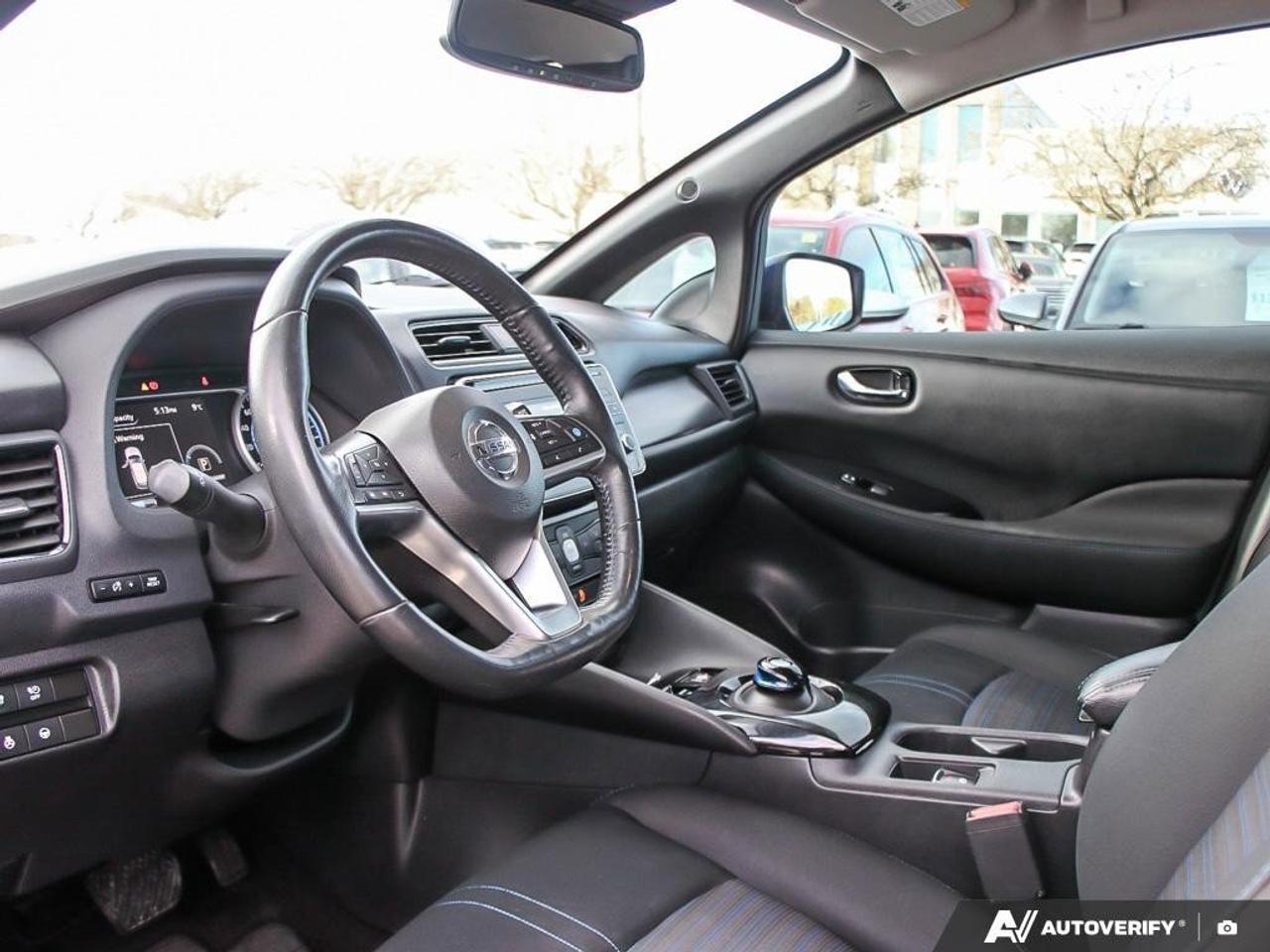 2018 Nissan Leaf Sv HatchELECTRIC, CARPLAY, BACKUP CAM, TWO SETS OF Photo