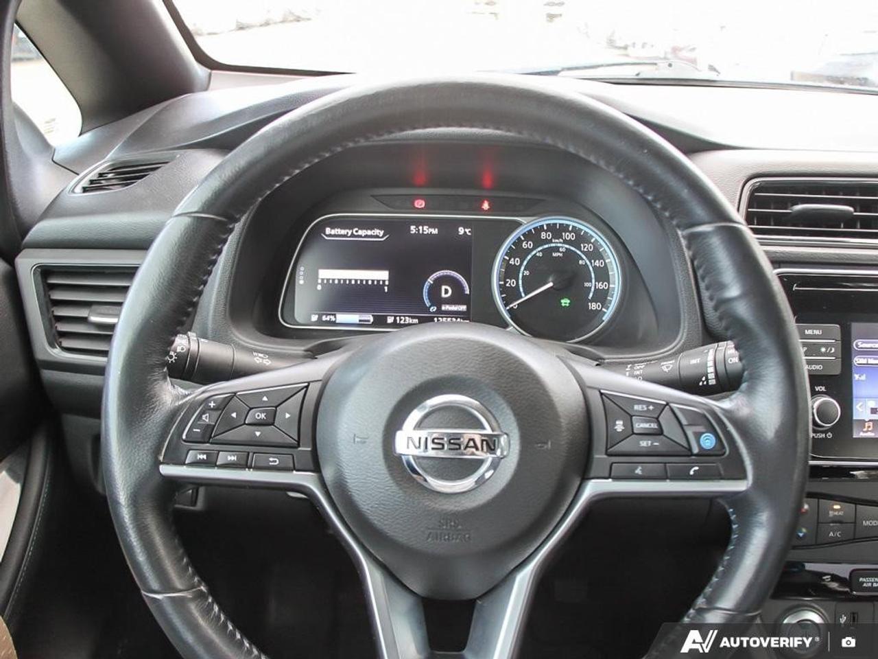 2018 Nissan Leaf Sv HatchELECTRIC, CARPLAY, BACKUP CAM, TWO SETS OF Photo