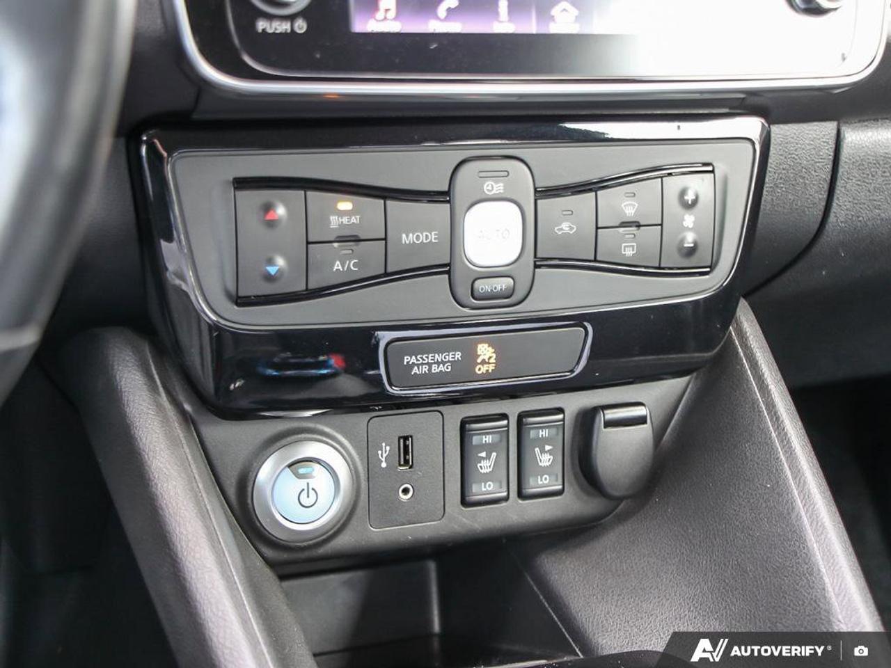 2018 Nissan Leaf Sv HatchELECTRIC, CARPLAY, BACKUP CAM, TWO SETS OF Photo