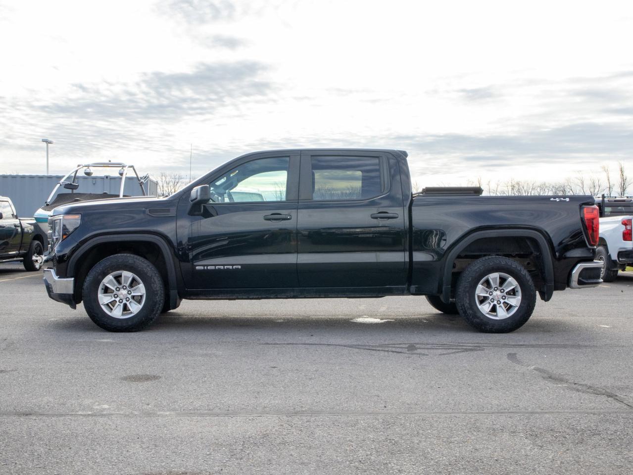 2022 GMC Sierra 1500 Pro - Tow Hooks 310 Horsepower Photo4