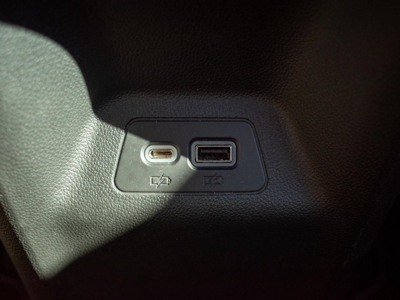 2023 Buick Envision Essence - Wi-Fi Hotspot Capable Photo