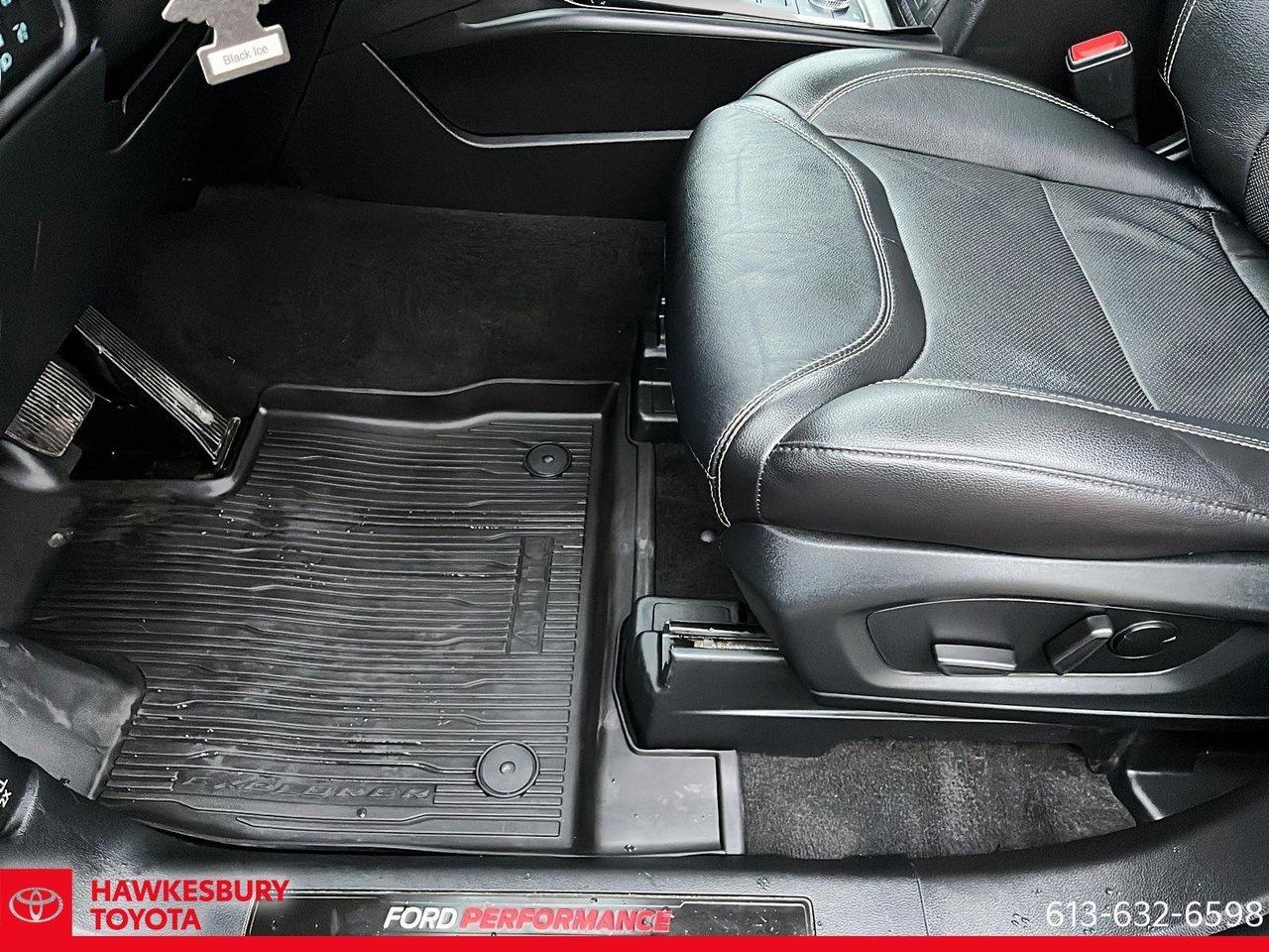 2023 Ford Explorer ST 2023 Ford Explorer ST / Ford Explorer ST 2023 Photo