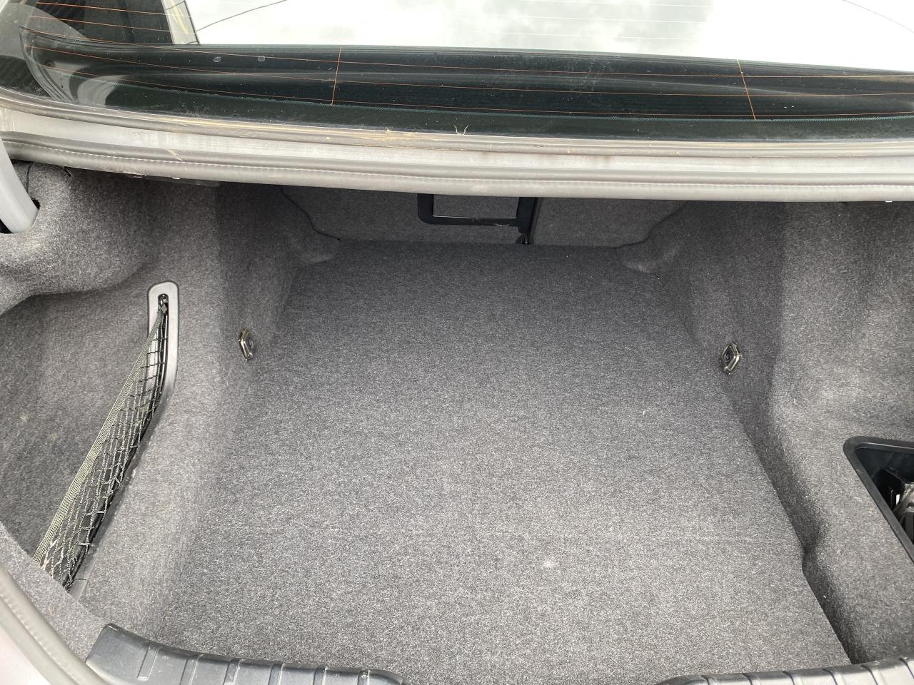 2013 BMW 5 Series 4dr Sdn 528i xDrive AWD Photo