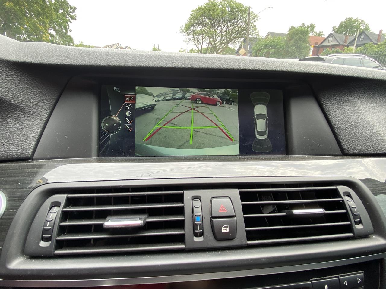 2013 BMW 5 Series 4dr Sdn 528i xDrive AWD Photo