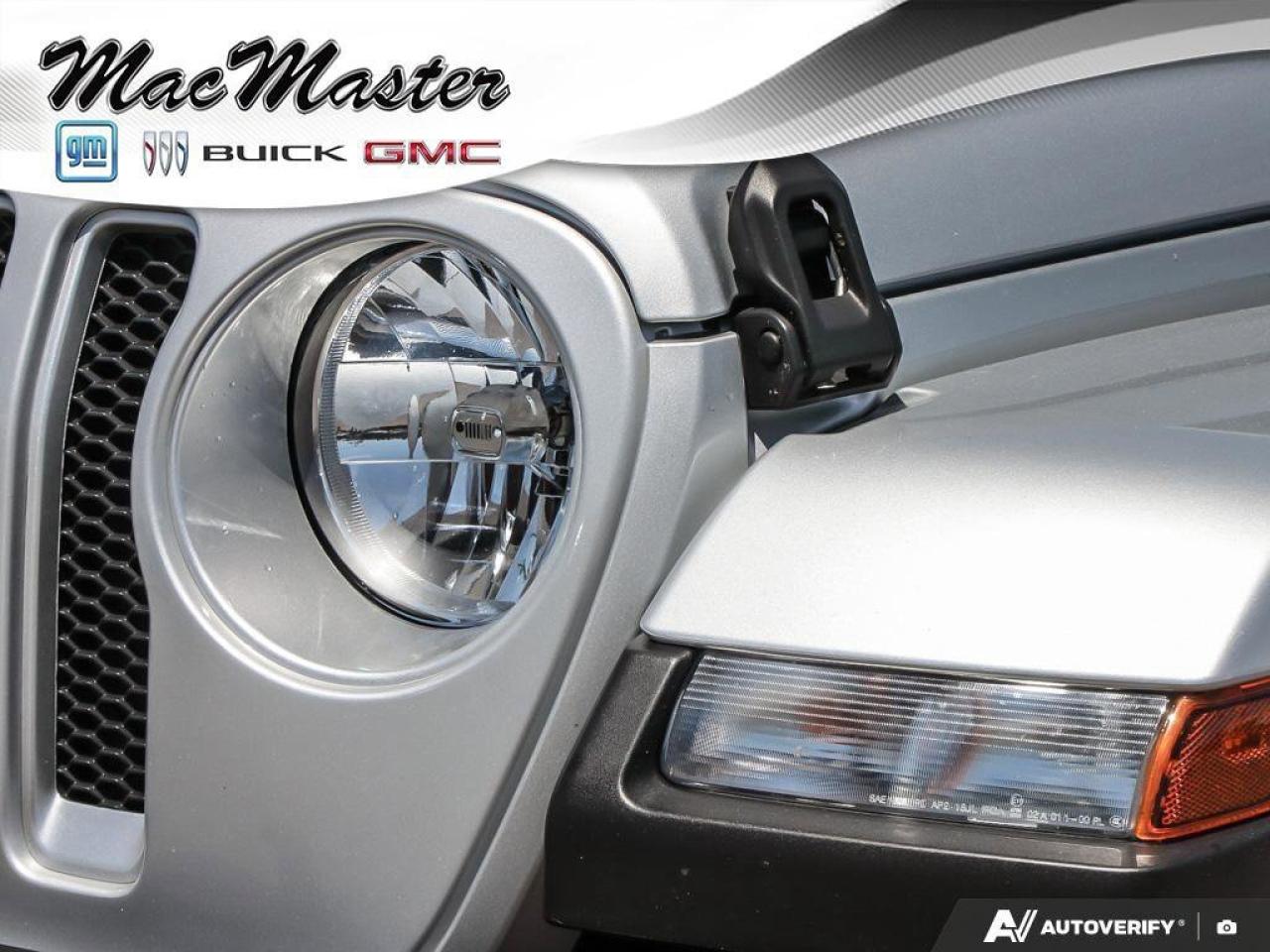 2023 Jeep Wrangler SaharaSAHARA, V6, 4X4, NAV, HEATED CLOTH, DUAL TOP Photo