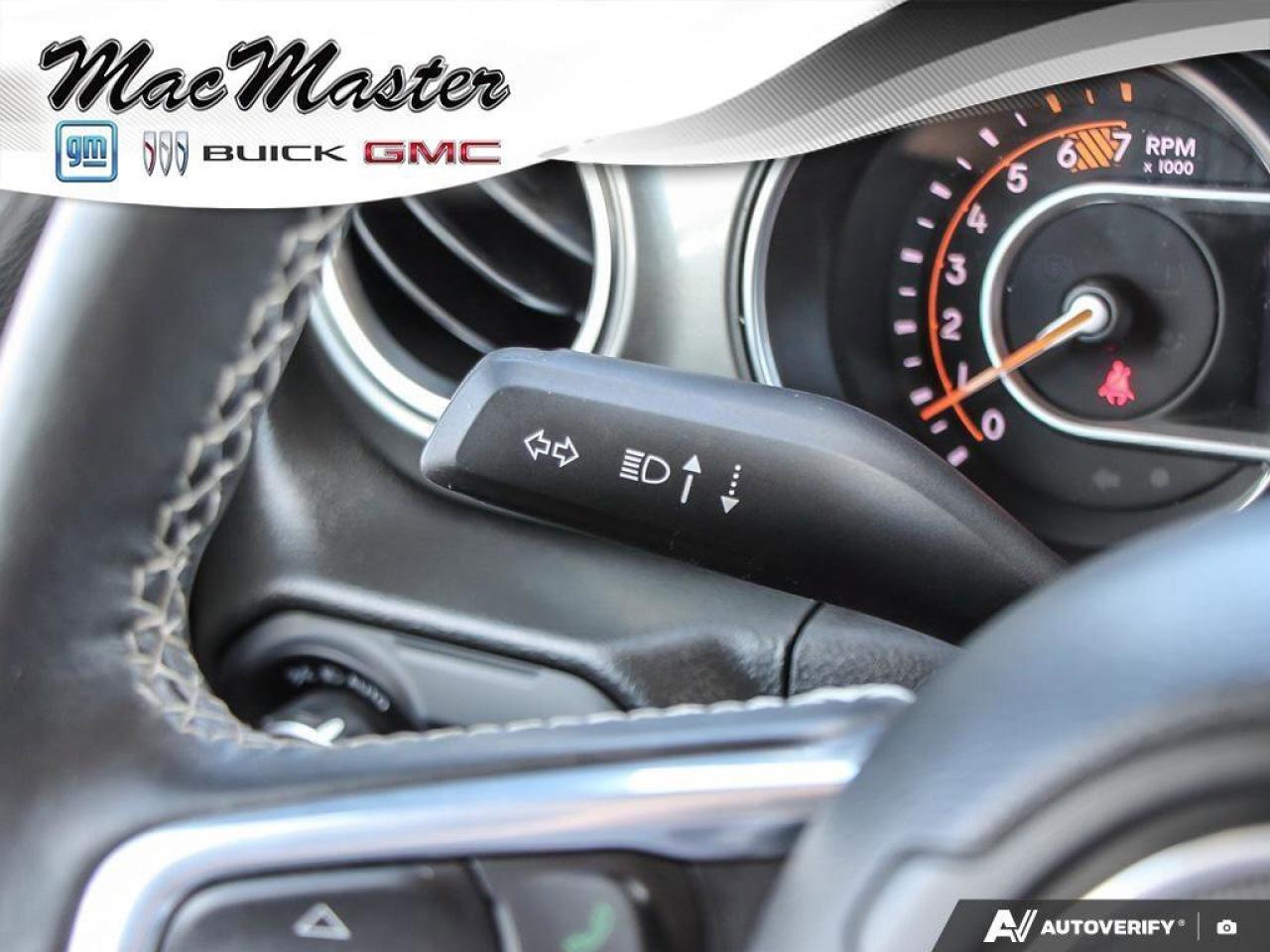 2023 Jeep Wrangler SaharaSAHARA, V6, 4X4, NAV, HEATED CLOTH, DUAL TOP Photo