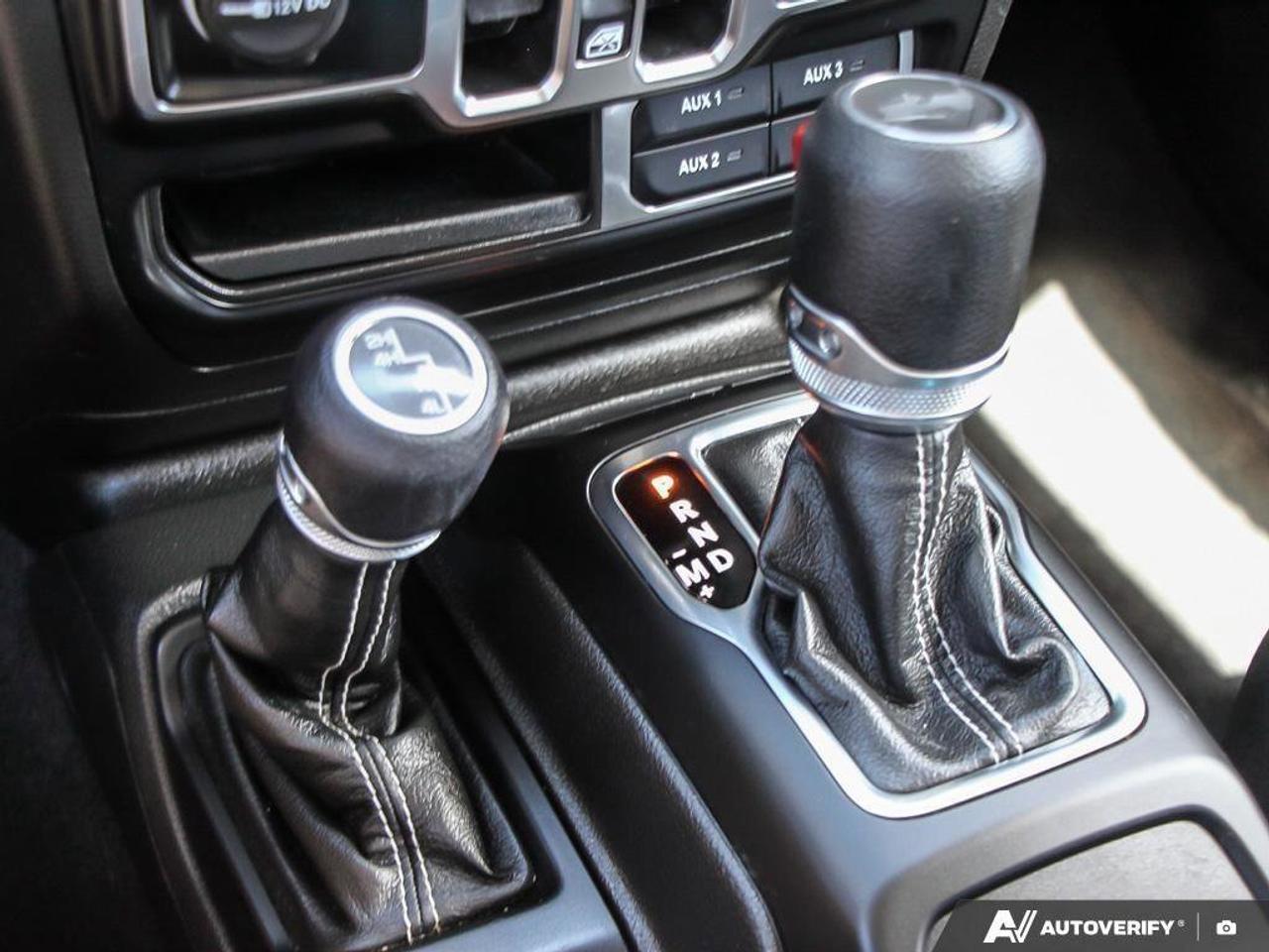 2023 Jeep Wrangler SaharaSAHARA, V6, 4X4, NAV, HEATED CLOTH, DUAL TOP Photo