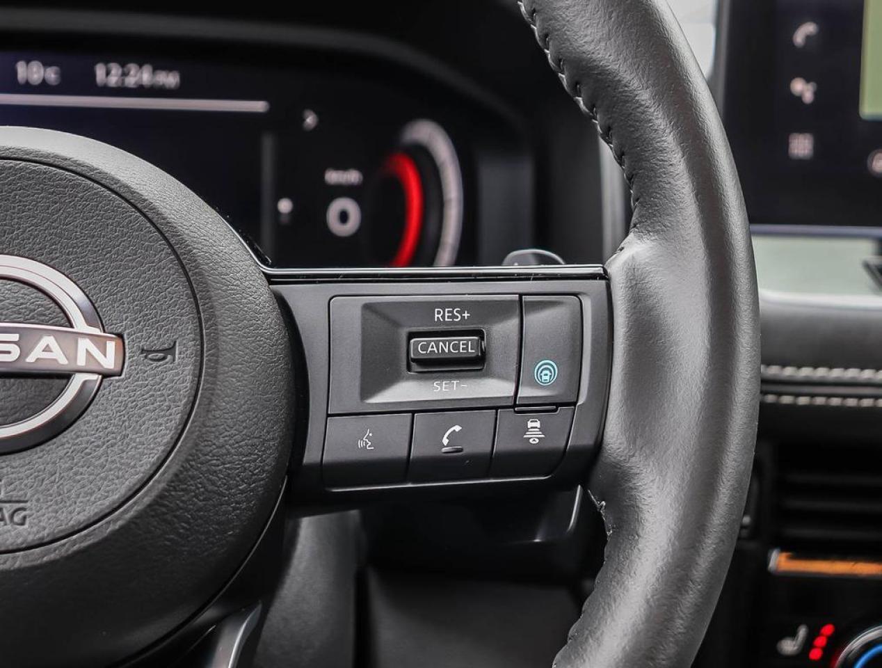 2024 Nissan Rogue Platinum  - Certified - HUD Photo