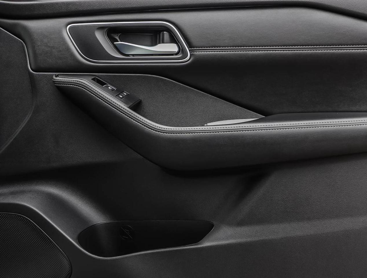 2024 Nissan Rogue Platinum  - Certified - HUD Photo