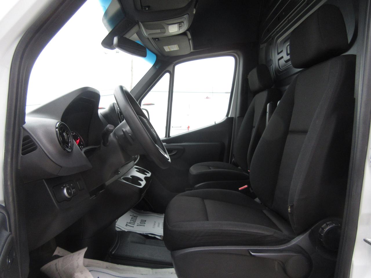 2024 Mercedes-Benz Sprinter 2500 HIGH ROOF 170” WB CARGO VAN NEW REEFER SYSTEM Photo