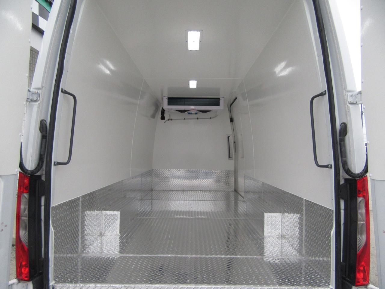 2024 Mercedes-Benz Sprinter 2500 HIGH ROOF 170” WB CARGO VAN NEW REEFER SYSTEM Photo