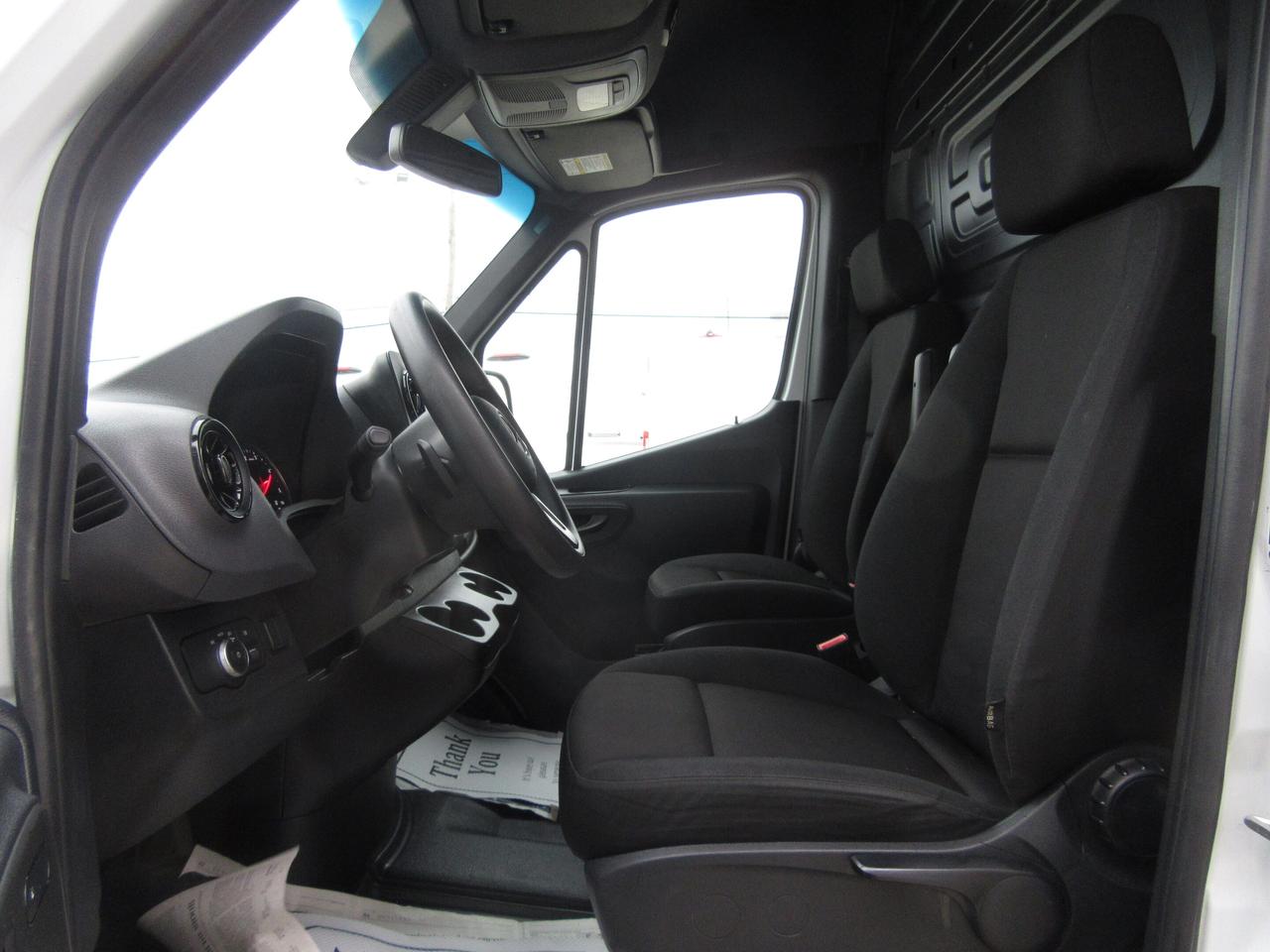 2024 Mercedes-Benz Sprinter 2500 HIGH ROOF 170” WB CARGO VAN NEW REEFER SYSTEM Photo