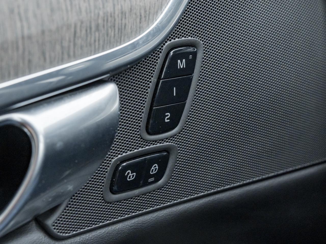 2025 Volvo V90 Cross Country B6 AWD Plus  19" ALLOY WHEELS  VOLVO CPO  S WAGON Photo