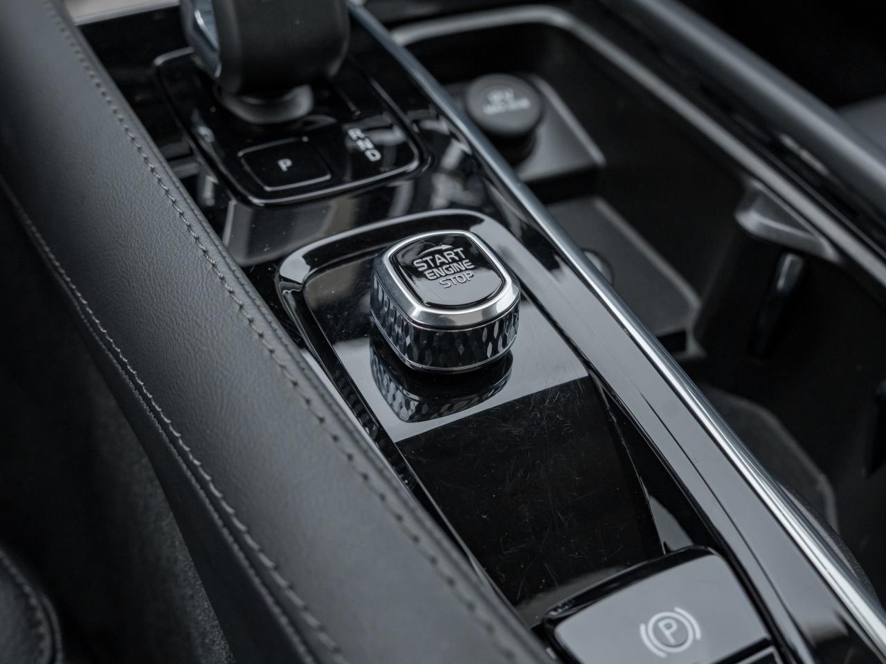 2025 Volvo V90 Cross Country B6 AWD Plus  19" ALLOY WHEELS  VOLVO CPO  S WAGON Photo